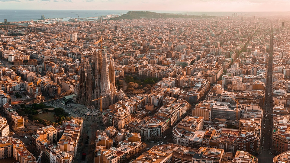 Descubre Barcelona: Las calles principales que debes visitar